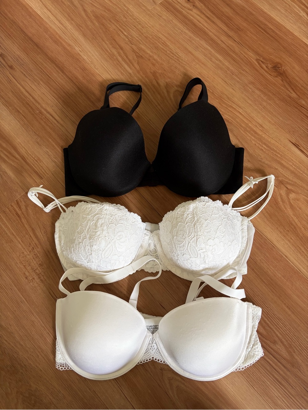 Maidenform Black and White Lace & Smooth Bra Set